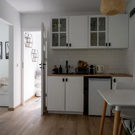 Feriehus Uroczy Maly Na Lesnej Dzialce - Losiowka