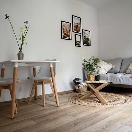 Feriehus Uroczy Maly Na Lesnej Dzialce - Losiowka *